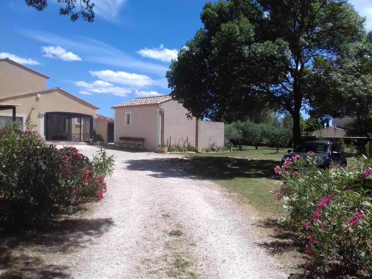 La Clastre Location D'Un Studio Avec Piscine Et Clim Pres D'Uzes Bourdic Bagian luar foto